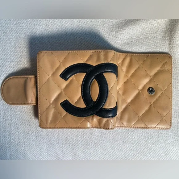 *SOLD* CHANEL CAMBON KISSLOCK WALLET WITH COA - Picture 7 of 13